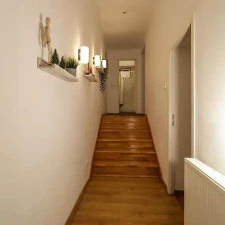 Seren I W Dryer, Near Old Town, Central, Quiet Apartman