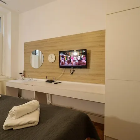 Seren I W Dryer, Near Old Town, Central, Quiet Apartman *