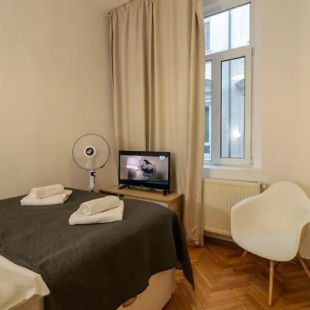 Seren I W Dryer, Near Old Town, Central, Quiet Apartamento